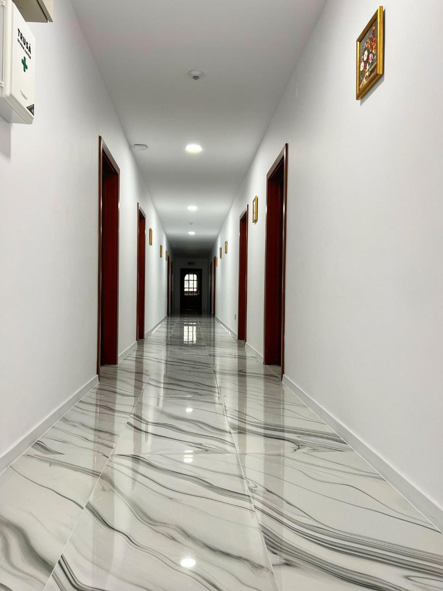 Hotel Gâlma Moroeni Extérieur photo
