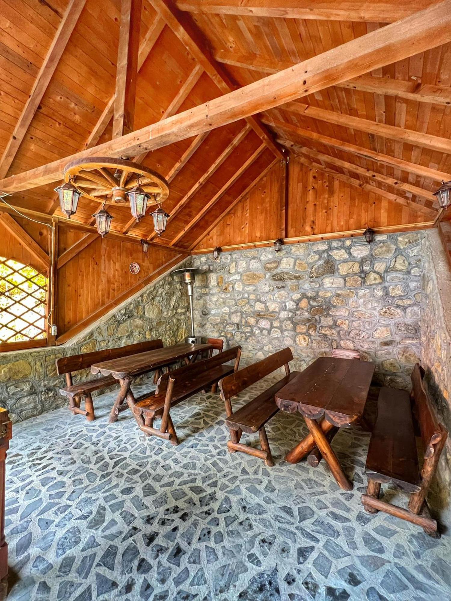 Hotel Gâlma Moroeni Extérieur photo