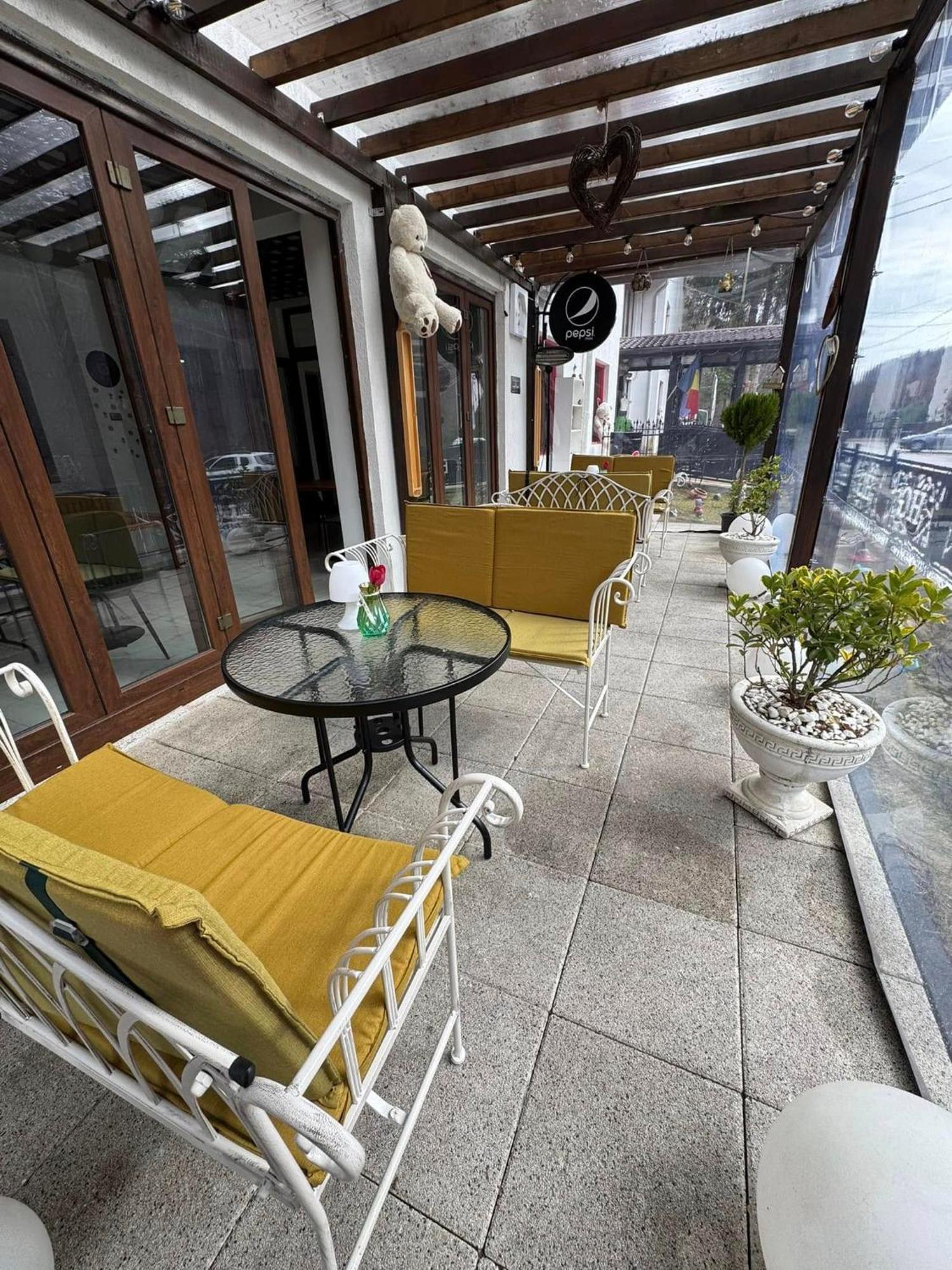 Hotel Gâlma Moroeni Extérieur photo